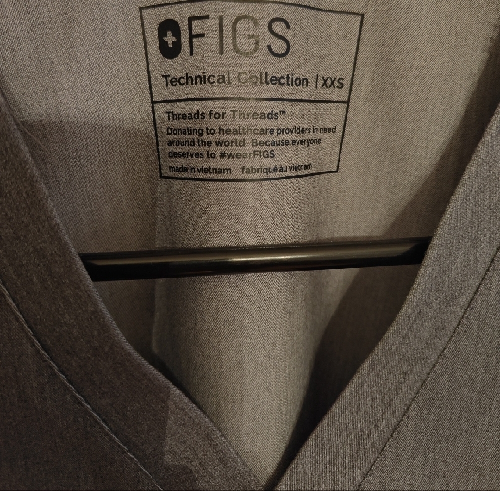 Figs Scrub Set - Picture 2 of 4